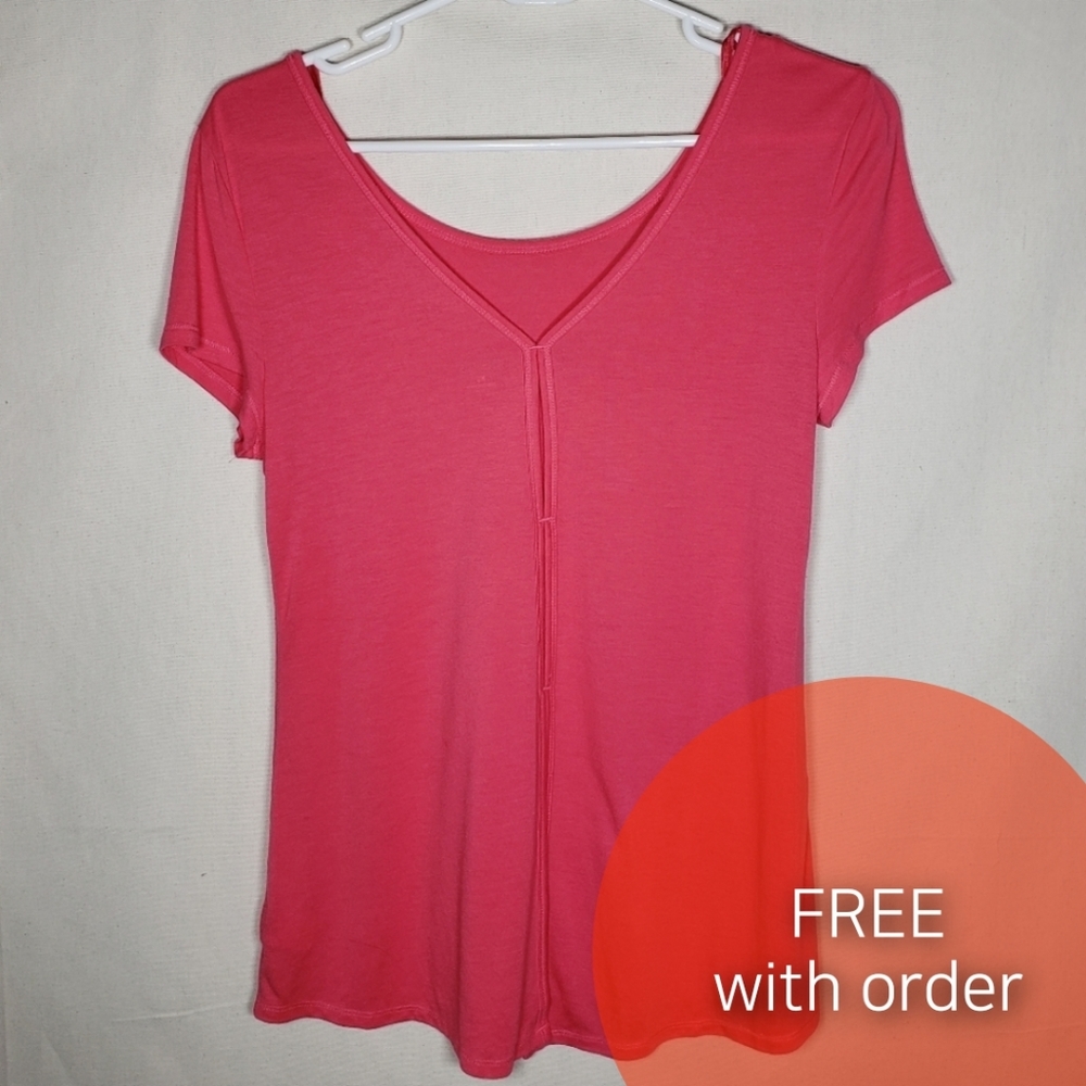 Never worn split back pink short-sleeve t-shirt XS